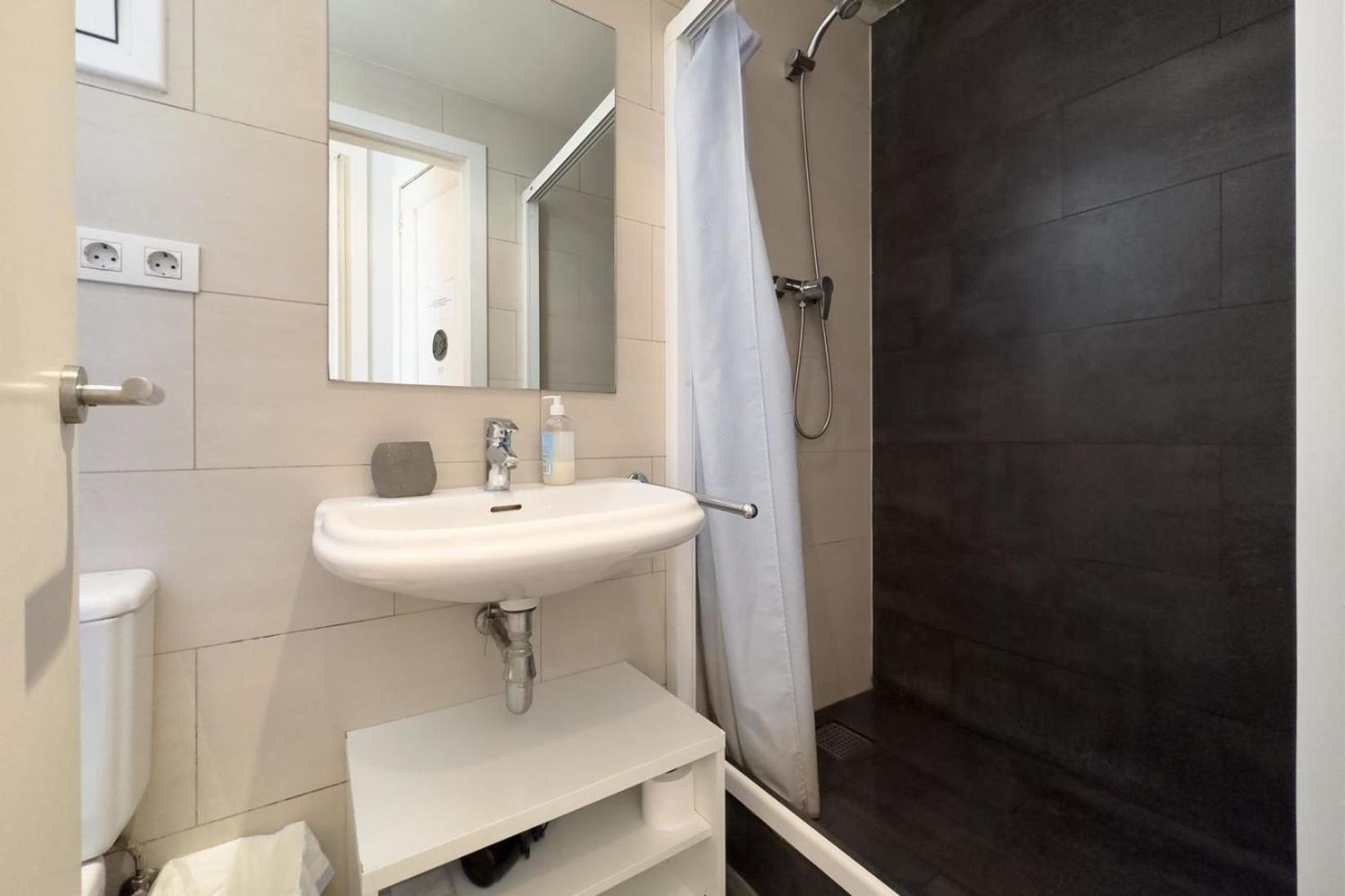 Apartamento Fuer 3 Personen Ca 40 Qm In Barcelona-gracia, Costa Brava Costa Del Maresme *